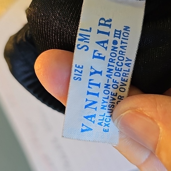 Vanity‎ Fair Vintage Black Half Slip. Trimed in Lace. - Picture 4 of 5